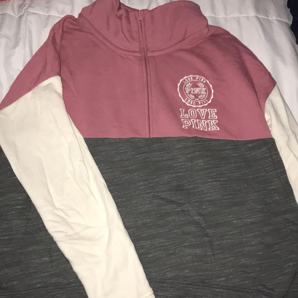 Quarter zip pull over